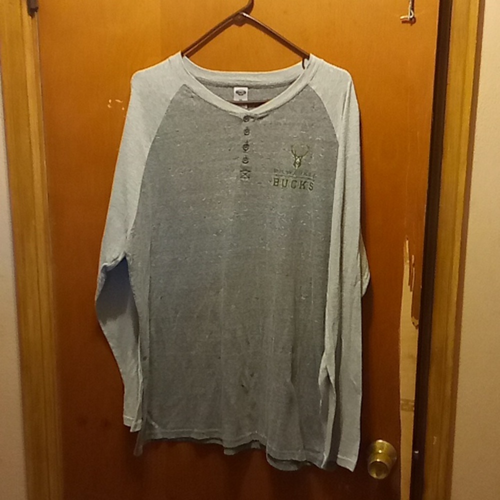 Milwaukee Bucks long sleeve T-shirt